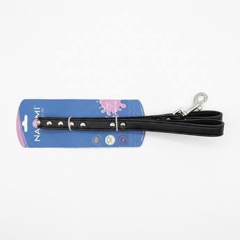 Naomi YL72271-M black leather pet leash with silver metal clip on its blue card against a white background